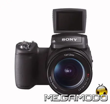 Cyber-shot R1 Sony ha un sensore da 10,3 Mpixel e un obiettivo Zeiss da 24-120mm