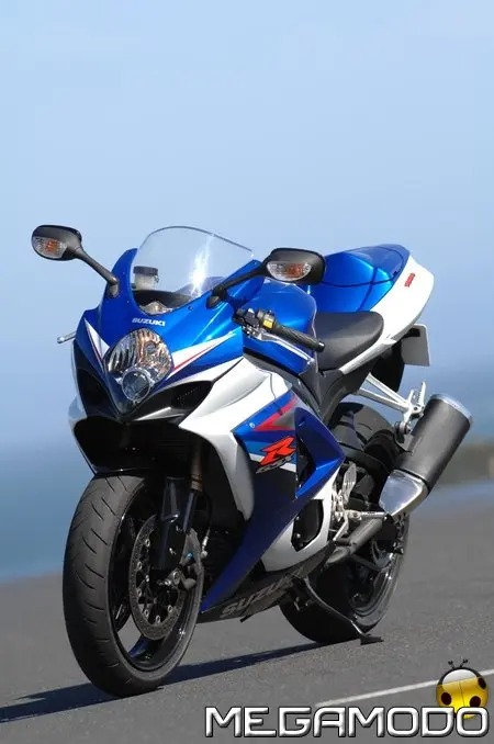 Nuova Suzuki GSX-R1000 K7