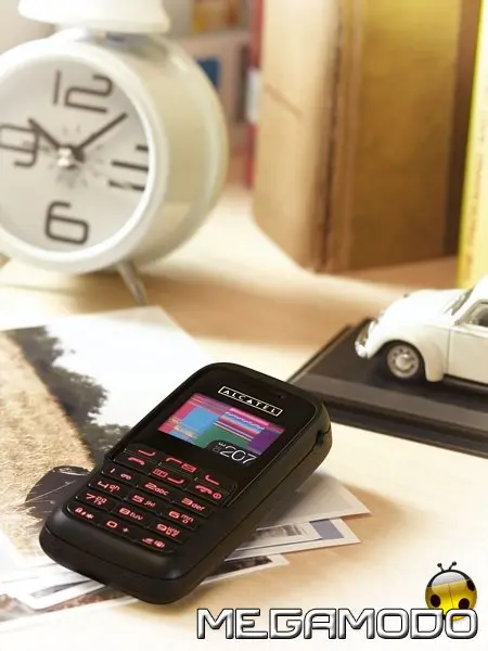 Alcatel OT-E207, cellulare classico ma elegante
