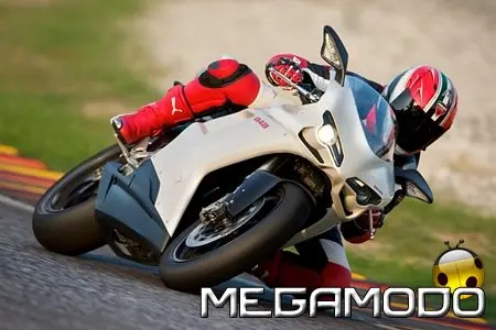 Ducati 848, leggera e agile