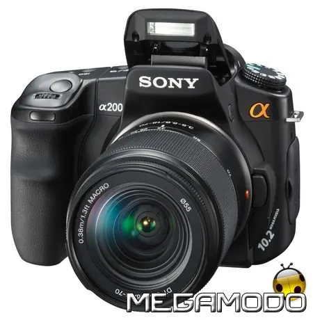 Nuova reflex digitale Sony A200