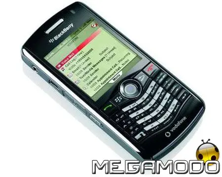 Nuovo smartphone BlackBerry Pear 8110