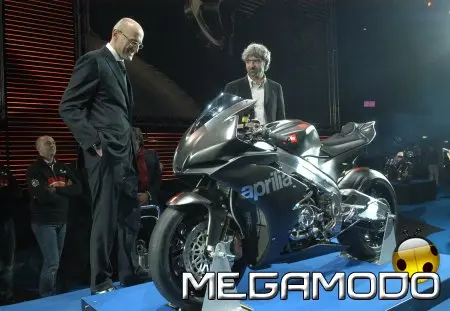 Aprilia RSV 4 Race Machine, la Superbike