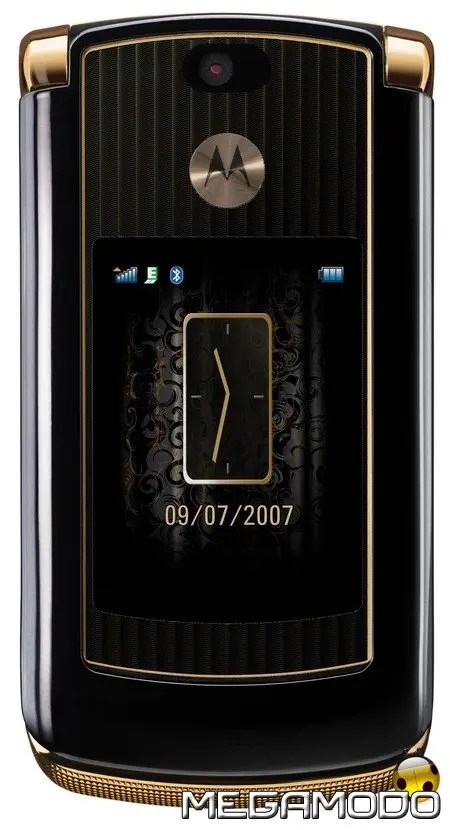 Vola con Motorola MOTORAZR e metti le ali alla tua estate