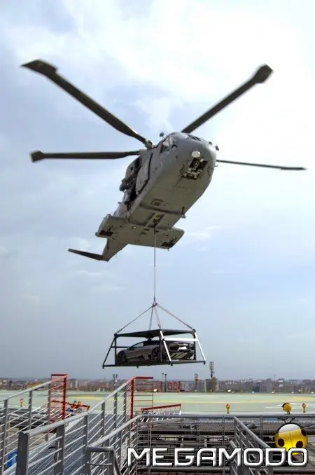 Lamborghini Reventón vola su Torino