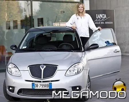 Una Lancia Ypsilon Moda Milano per Carolina Kostner