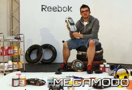 Enorme ritratto di Lewis Hamilton a Londra