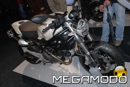 Nuovo Monster 1100 e 1100 S all'Eicma