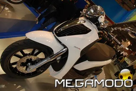 Nuovo Piaggio Carnaby Cruiser 300 i.e.