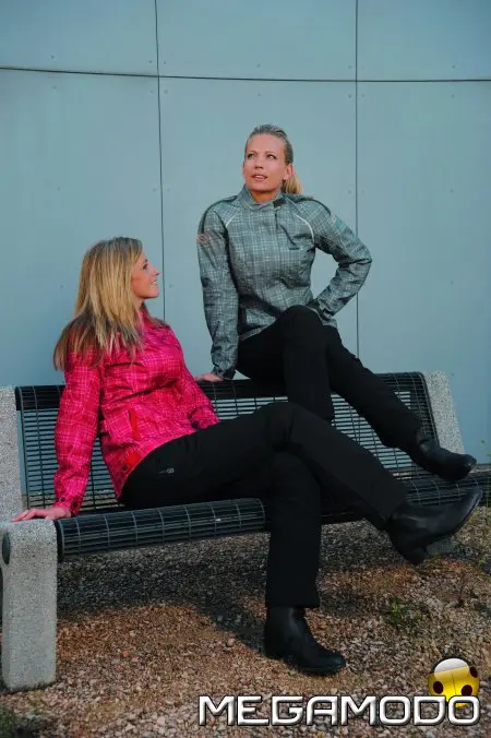 Nuova giacca per donna IXS Desiree, eleganza e sicurezza