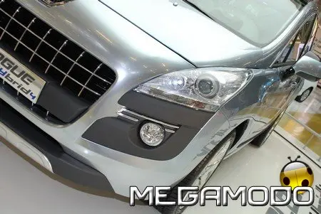 Peugeot Prologue HYbrid4, crossover di nuova concezione