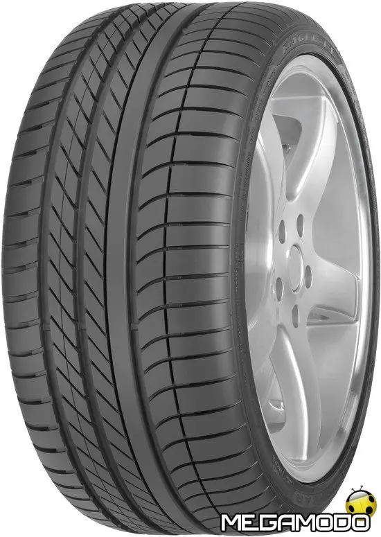 Insignia Auto Dell'Anno con Goodyear Eagle F1 Asymmetric