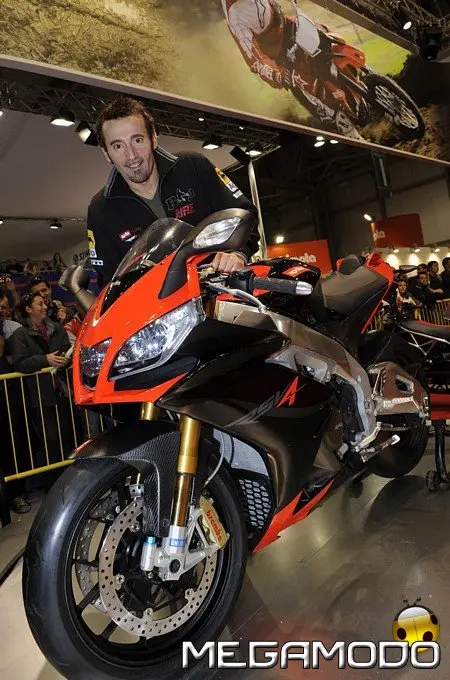 Aprilia RSV4 Factory prenotabili on-line