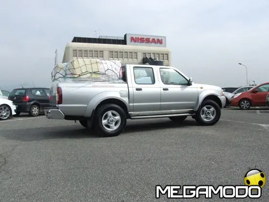 Nissan dona un pick-up NP300 alla CRI