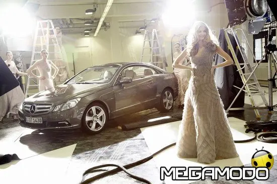 Julia Stegner e la nuova Mercedes-Benz Classe E Coupé