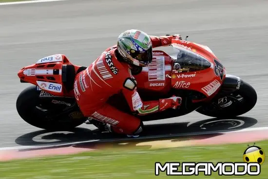 Troy Bayliss e Vittoriano Guareschi al Mugello per i test della GP9