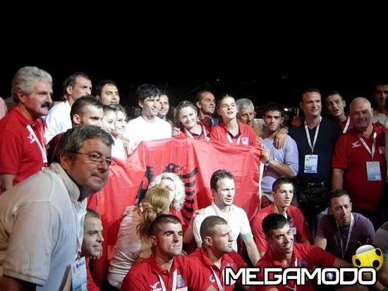 Kledi Kadiu incanta il Villaggio Mediterraneo