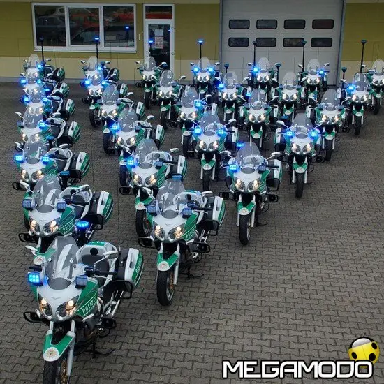 La Polizia di Berlino in Moto Guzzi Norge 850