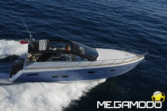 Sealine SC47, sport coupé dalle linee decise e sicure