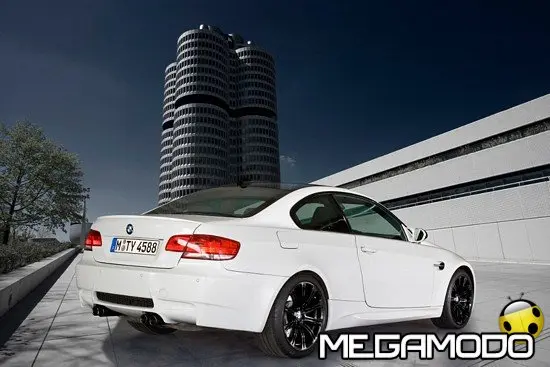 BMW M3 White&Black Limited Edition, potenza e fascino