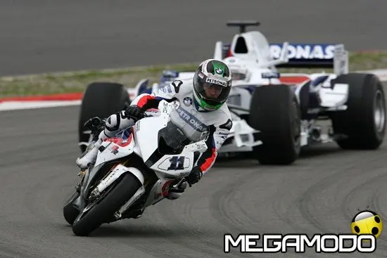 Heidfeld e Corser si scambiano le BMW, il video