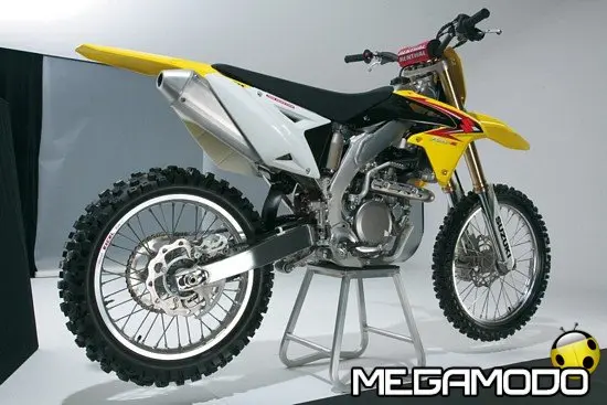 Nuova Suzuki RMX450Z