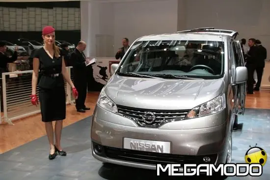 Nissan presena NV200