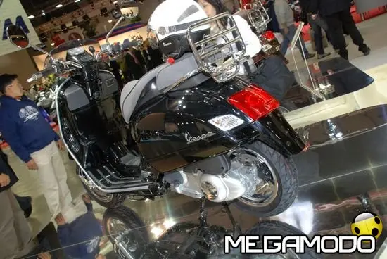 Vespa GTV Via Montenapoleone ad Eicma 2009