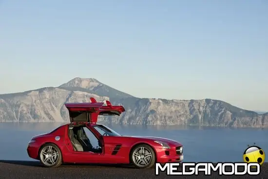 Mercedes-Benz SLS AMG, la nuova ali di gabbiano