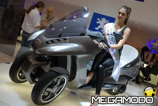 Peugeot Hybrid3 Evolution al Salone del Motociclo di Milano