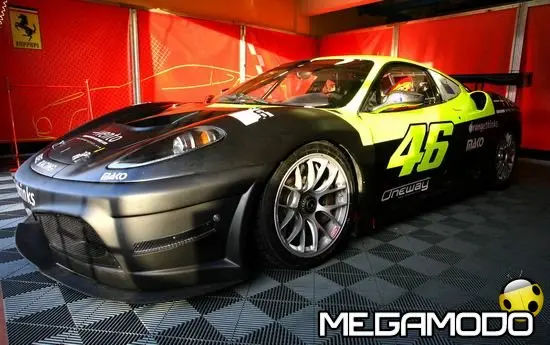 Valentino Rossi con la Ferrari 430 a Vallelunga