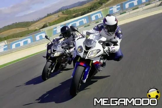 Al Superstock 2010 debutta la nuova BMW S 1000 RR