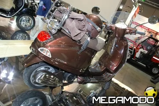 Vespa LX Touring, puro stile italiano