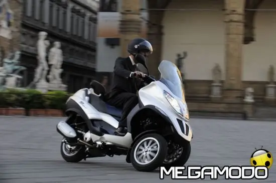 Piaggio MP3 Hybrid a 6.900 euro per tutto dicembre