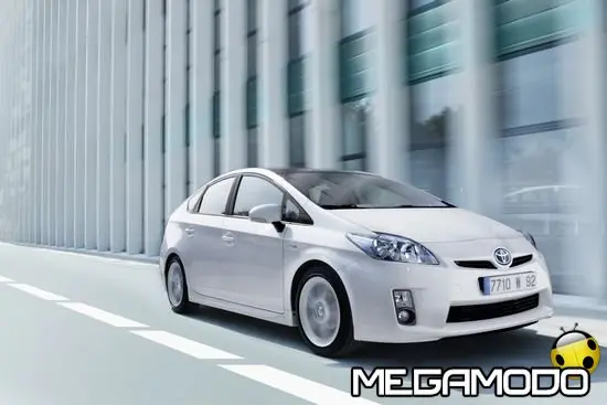 Toyota introduce la Prius ibrida Plug-in