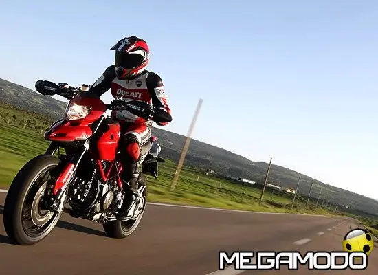 Da fine dicembre nei Ducati Store la nuova Hypermotard