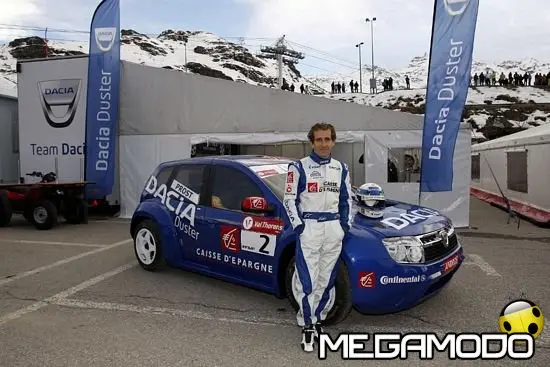 Alain Prost al volante di Dacia Duster