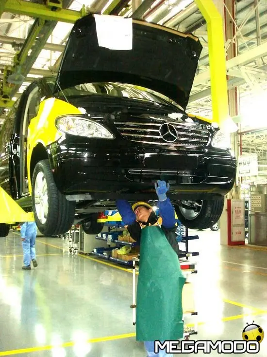 Prodotto il primo Mercedes-Benz Viano