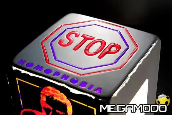 Stop Homophobia, un messaggio che illumina il Salone del Mobile