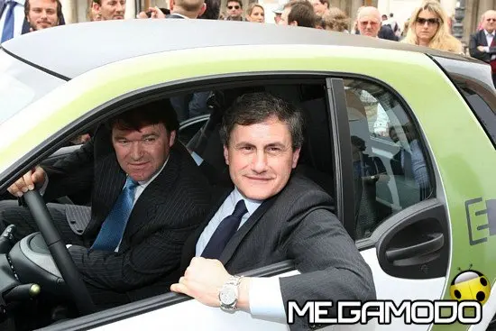 La prima smart elettrica al Sindaco di Roma, Gianni Alemanno