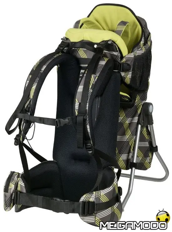 Bimbi a passeggio con lo zaino Walkid II di Lafuma