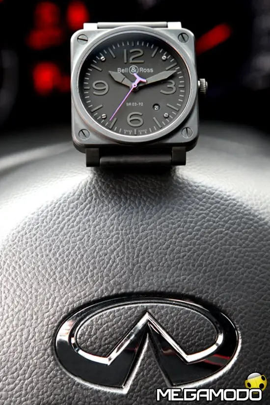 Infiniti e Bell &amp; Ross insieme per una Limited Edition