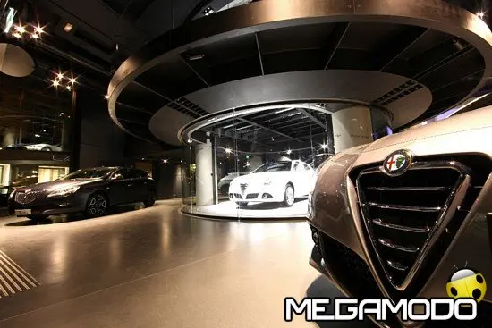 Agli Champs-Élysées di Parigi il nuovo Motor Village di Fiat