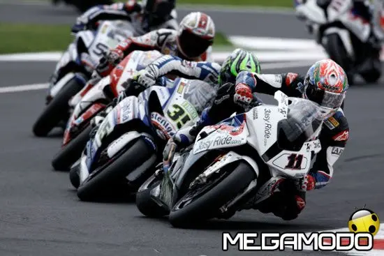 Bmw conferma Troy Corser per la prossima stagione