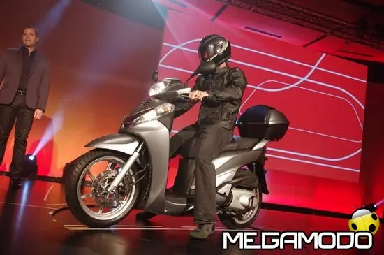 Il nuovo Honda SH300i 2011 ad EICMA