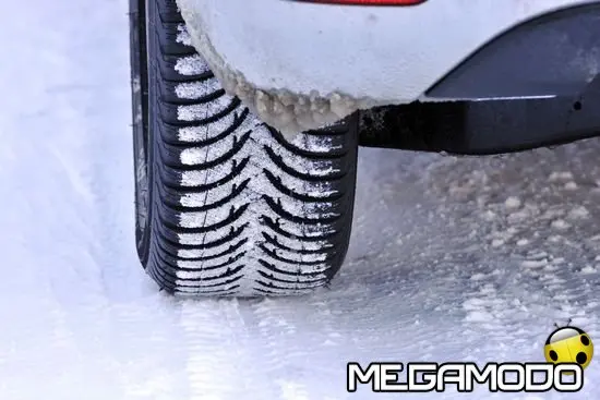 Obbligo degli pneumatici invernali o catene nella Provincia di Novara