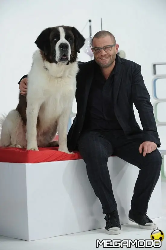 Giulio Golia accompagna il pubblico di Focus Uno