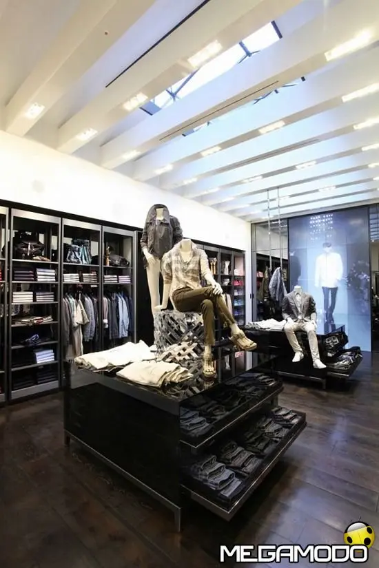 Burberry Brit a Milano