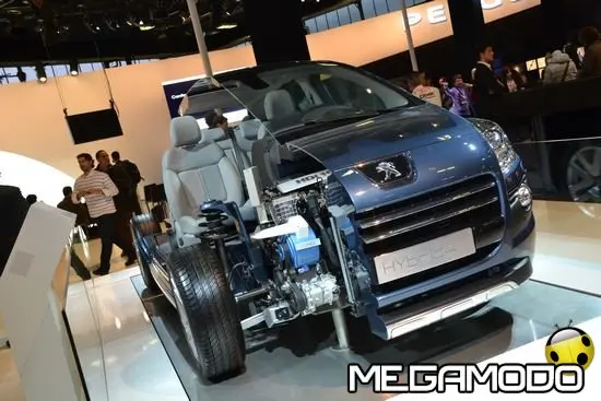 Peugeot 3008 HYbrid4, prima auto ibrida Diesel