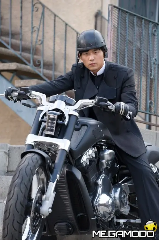 Harley-Davidson V-Rod Muscle nel film Green Hornet